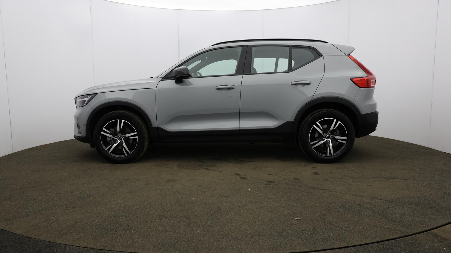 Used Volvo XC40 2023 for sale - 75940130: Photo 57