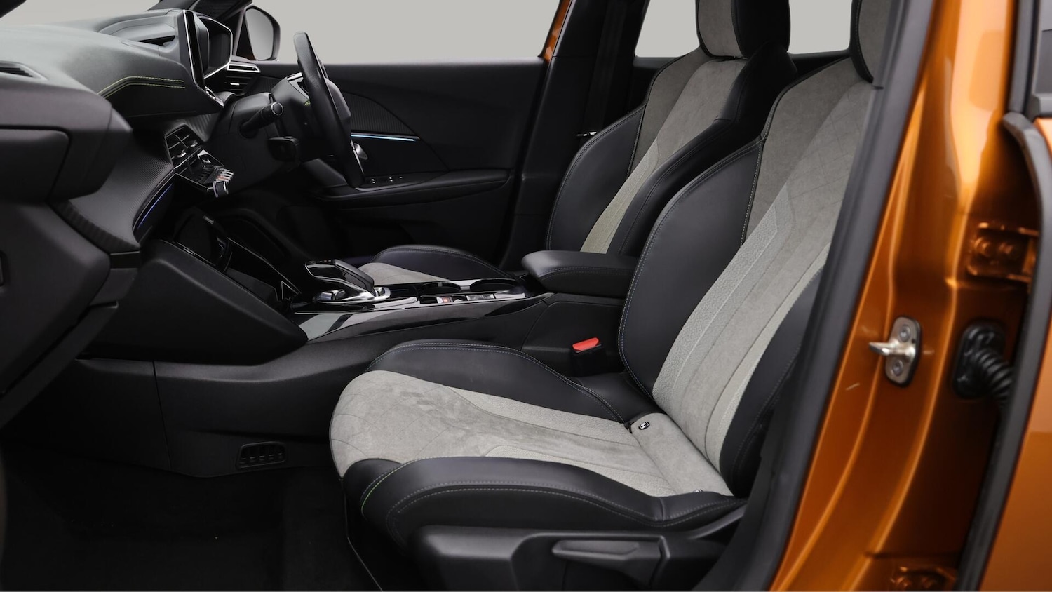 Used Peugeot 2008 2021 for sale - 76371498: Photo 15