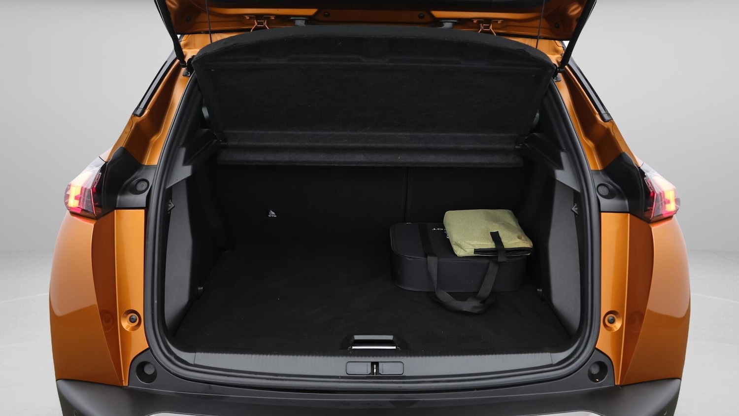 Used Peugeot 2008 2021 for sale - 76371498: Photo 18