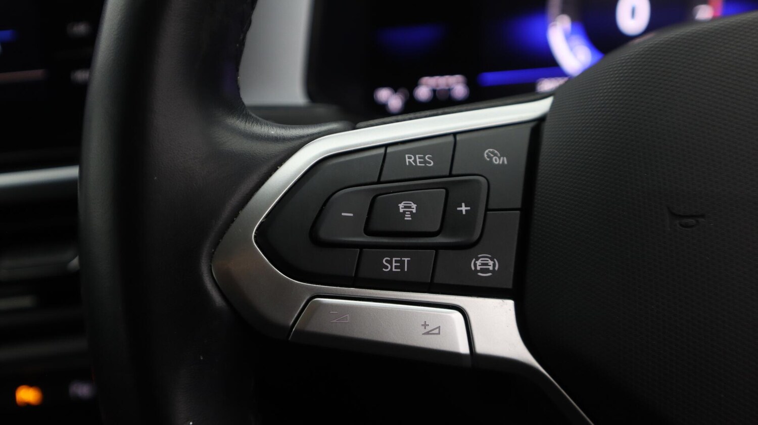 Used Volkswagen T-Roc 2023 for sale - 76742625: Photo 22