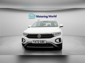 Used Volkswagen T-Roc 2023 for sale - 76742625: Photo