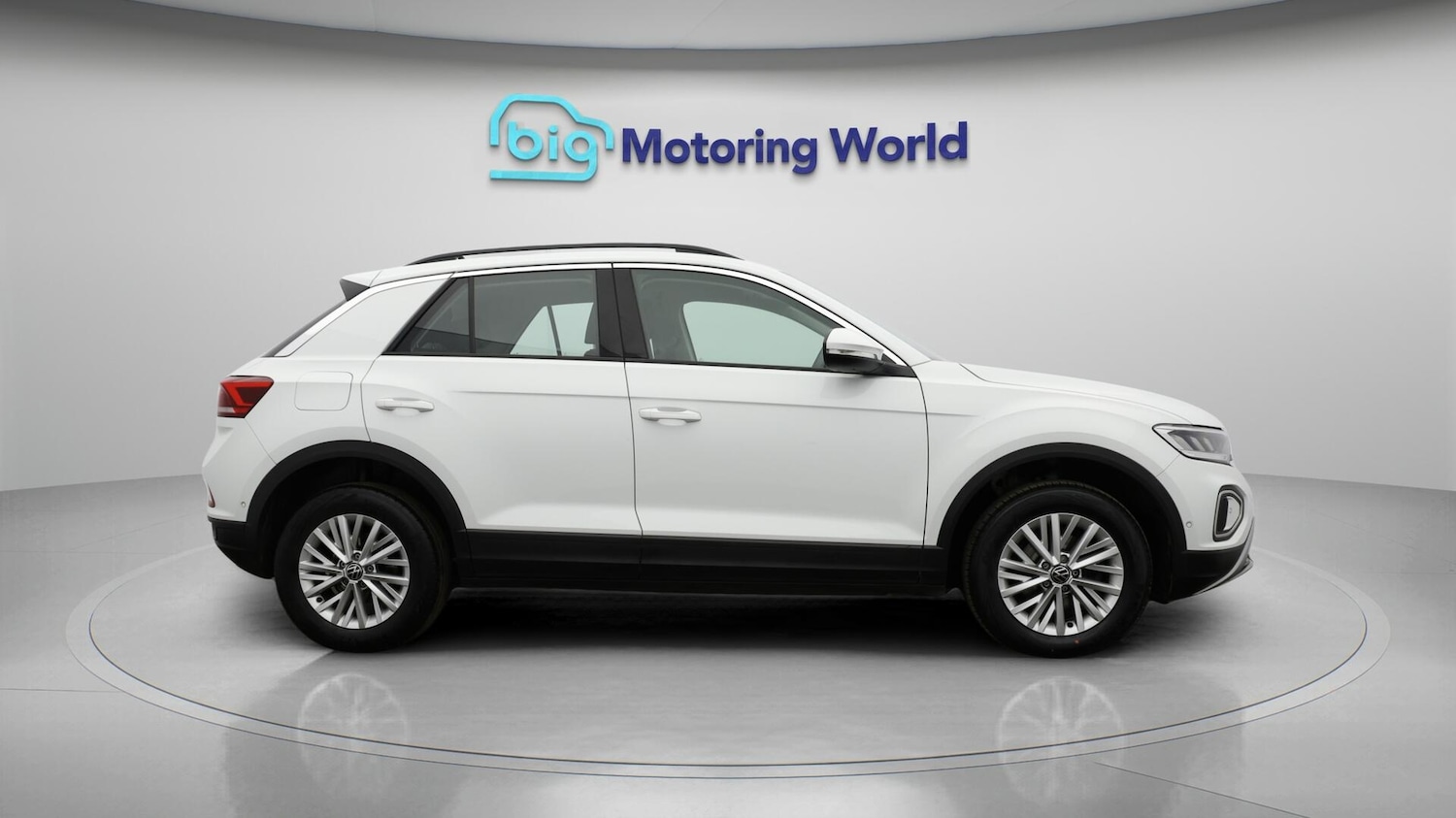 Used Volkswagen T-Roc 2023 for sale - 76742625: Photo 9