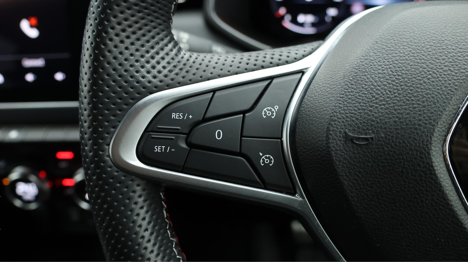 Used Renault Clio for sale - 76727621: Photo 26