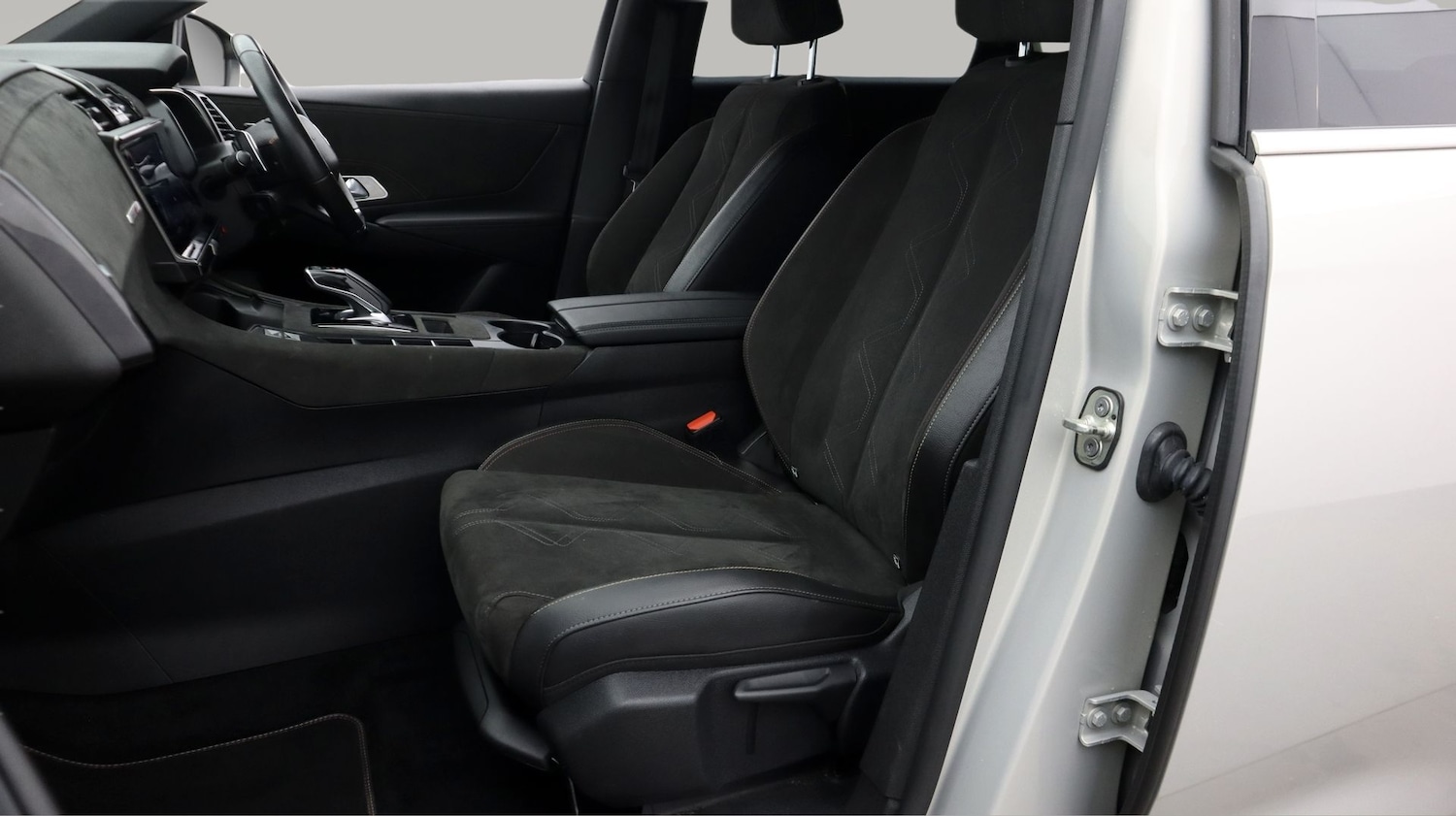 Used DS Automobiles DS 7 Crossback 2021 for sale - 77438034: Photo 14