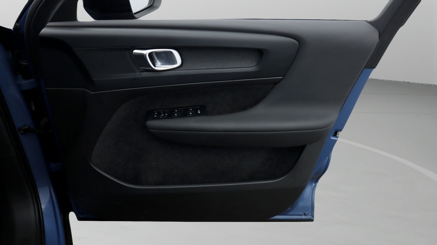 Used Volvo XC40 2023 for sale - 77934887: Photo 15