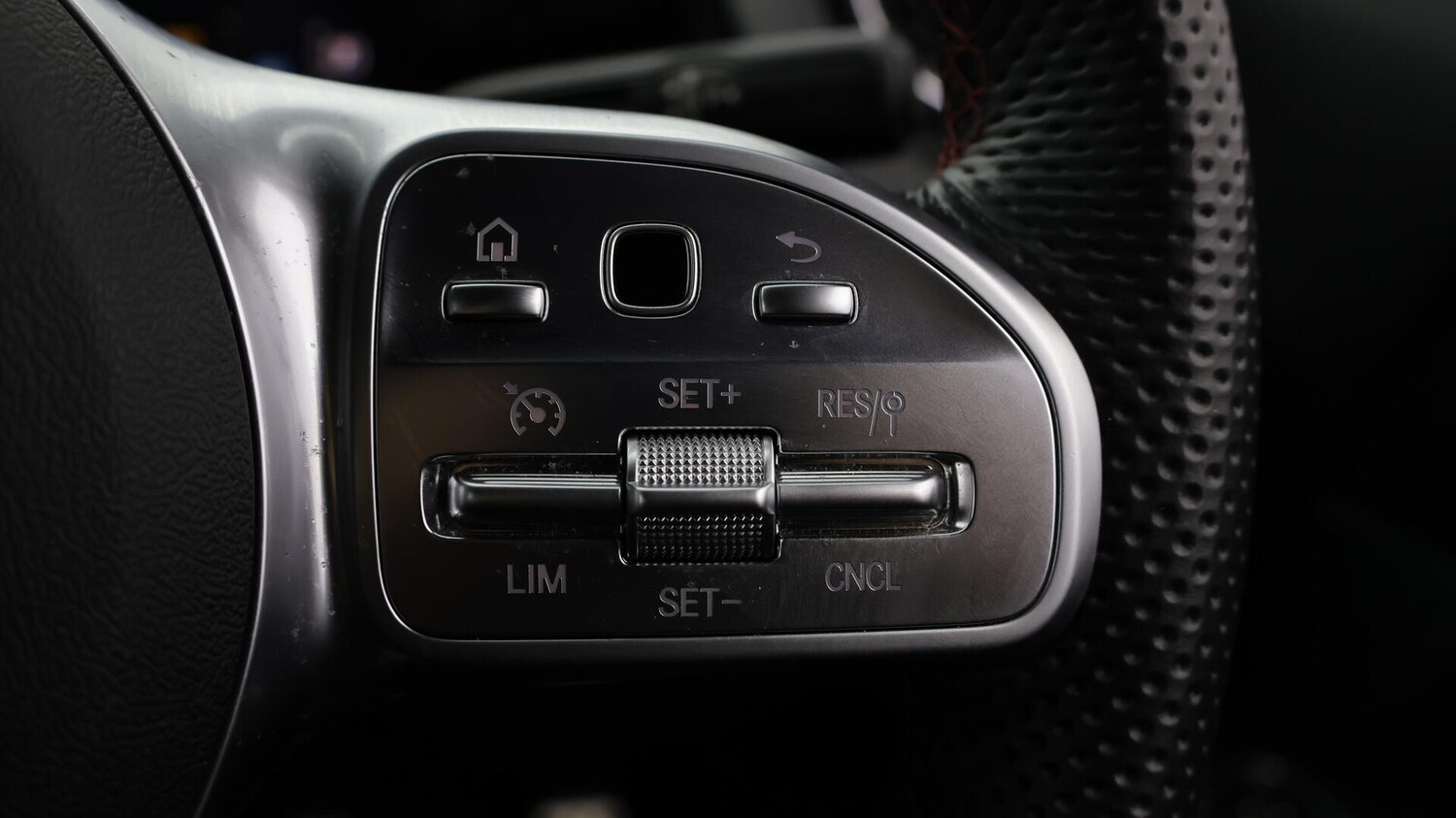 Used Mercedes-Benz GLB 2022 for sale - 76071945: Photo 25