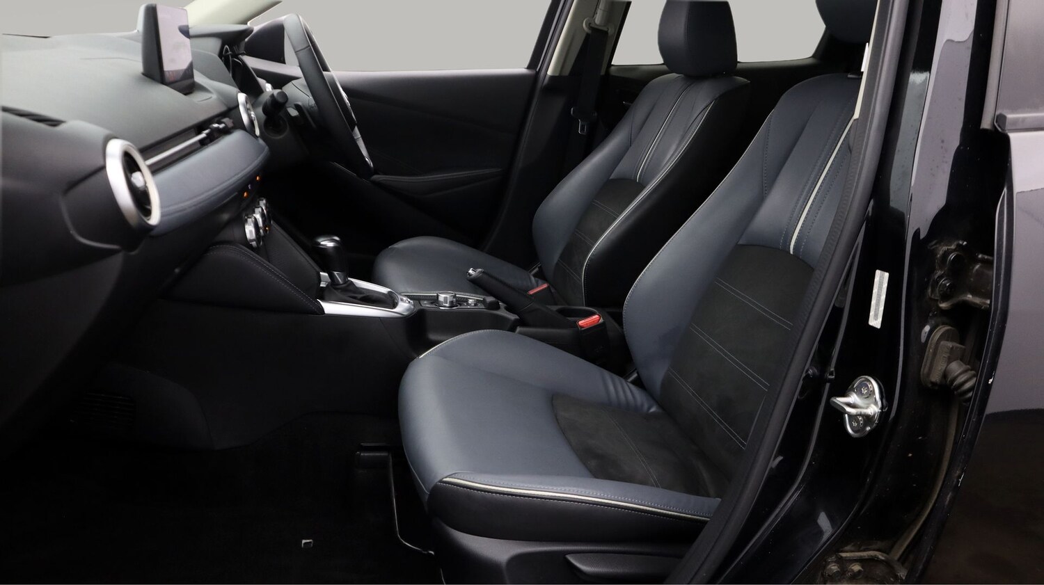 Used Mazda Mazda2 2023 for sale - 77417639: Photo 14