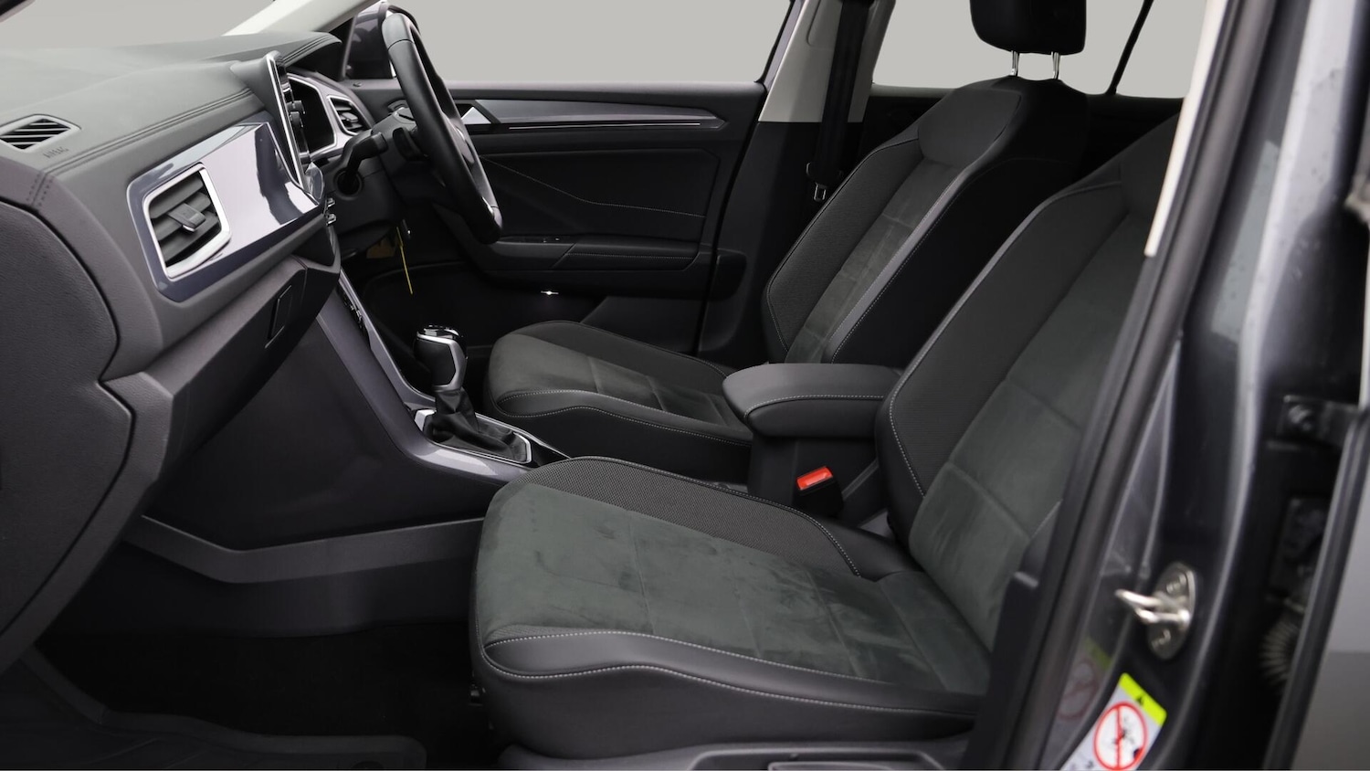 Used Volkswagen T-Roc 2023 for sale - 76388041: Photo 15