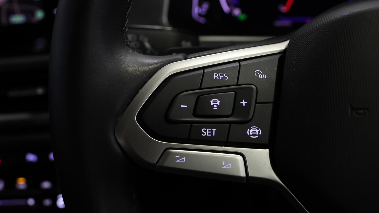 Used Volkswagen T-Roc 2023 for sale - 76388041: Photo 22