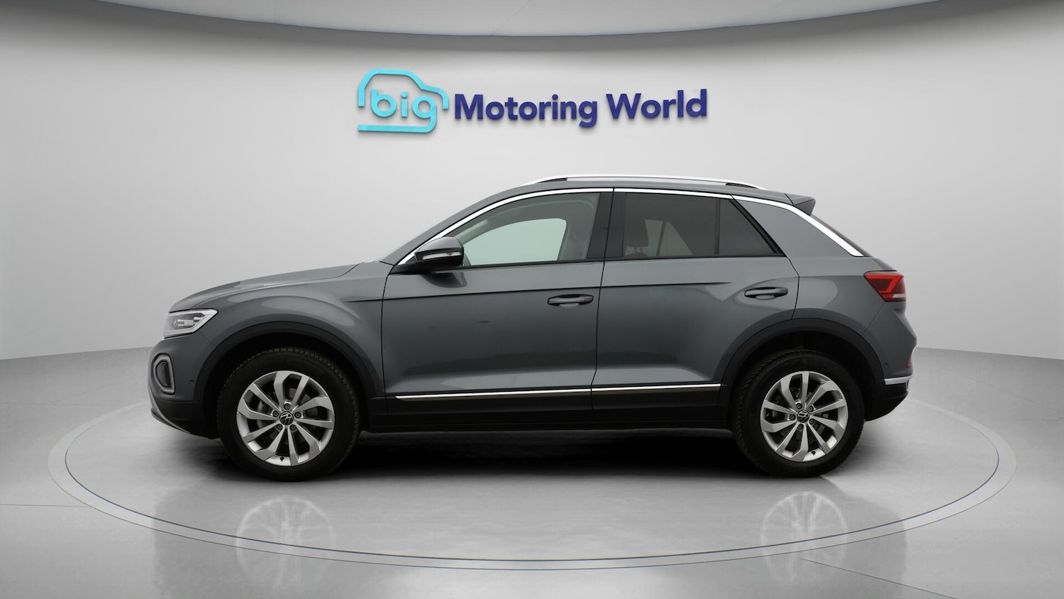 Used Volkswagen T-Roc 2023 for sale - 76388041: Photo 5