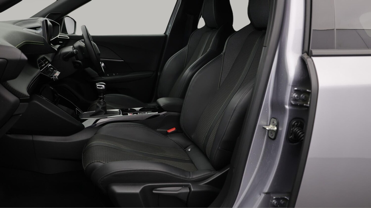 Used Peugeot 2008 2023 for sale - 76012279: Photo 15