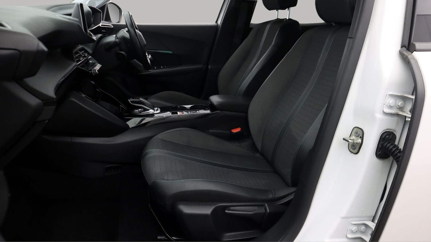 Used Peugeot 2008 2022 for sale - 77781854: Photo 14