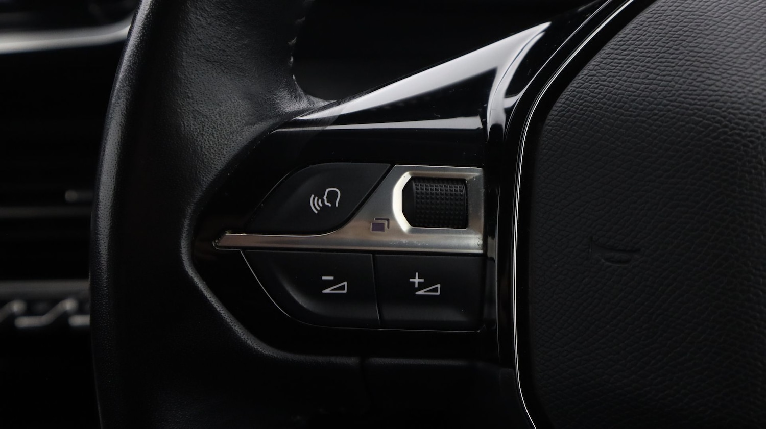 Used Peugeot 2008 2022 for sale - 77781854: Photo 25