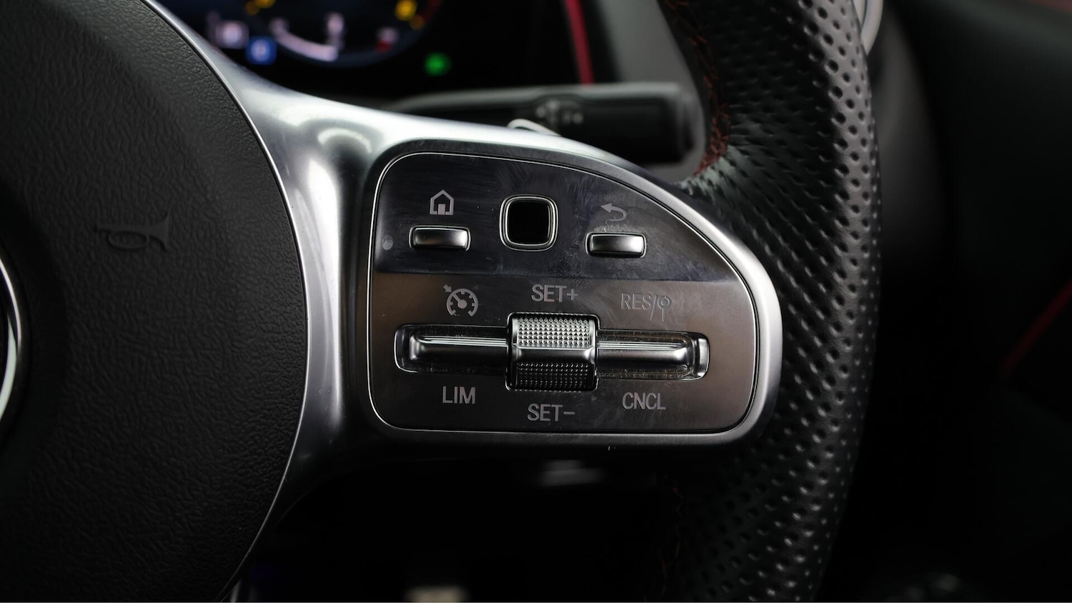 Used Mercedes-Benz GLB 2023 for sale - 76084322: Photo 25
