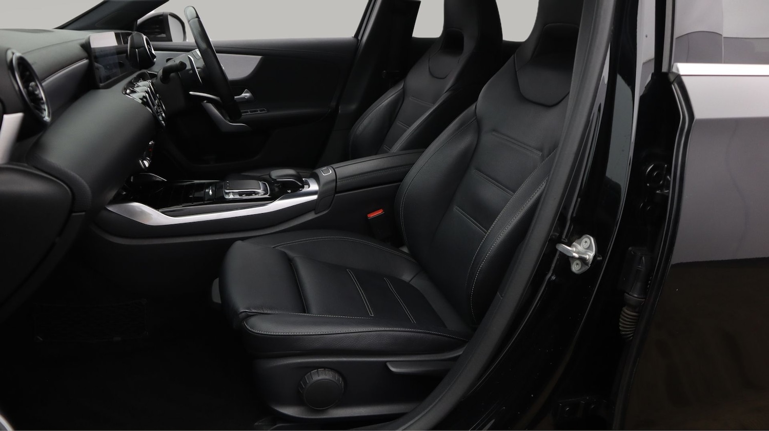 Used Mercedes-Benz A-Class 2020 for sale - 77935921: Photo 14