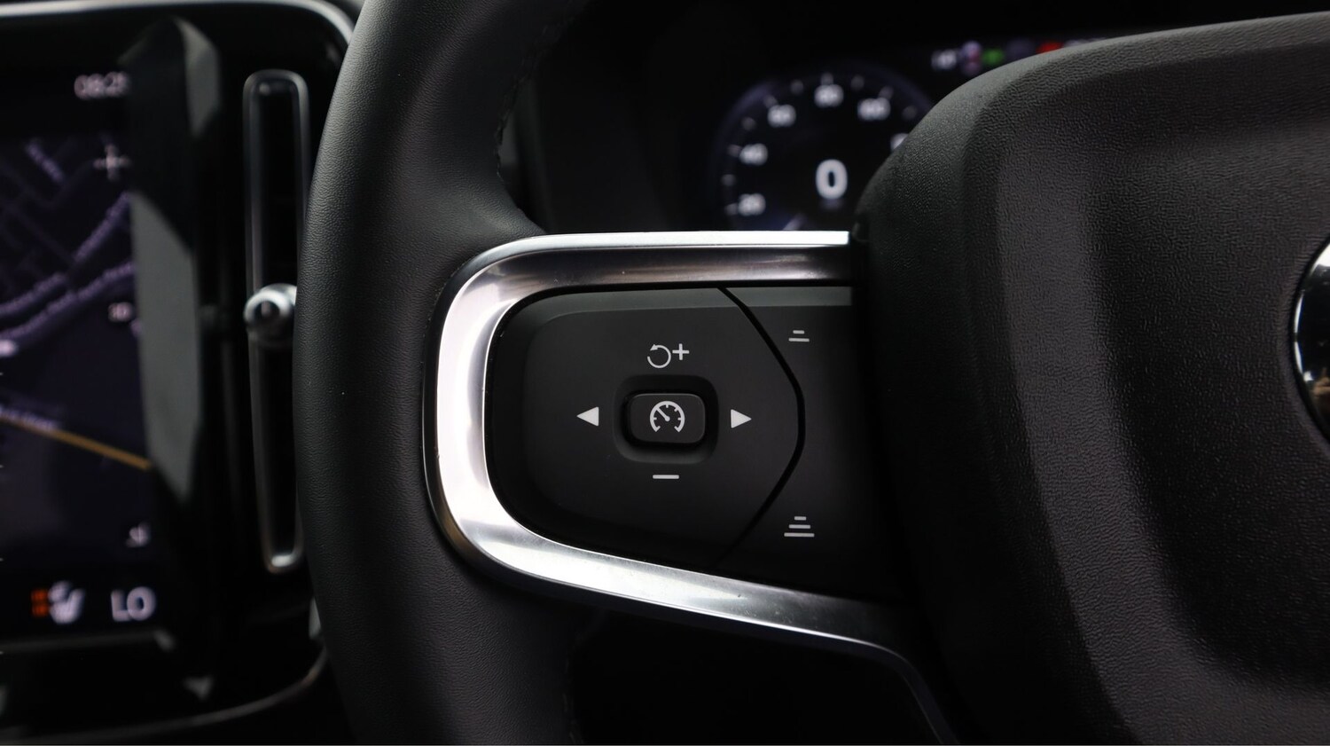 Used Volvo XC40 2023 for sale - 78178229: Photo 22