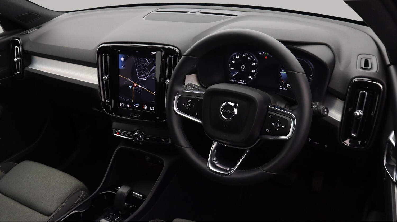 Used Volvo XC40 2023 for sale - 78178229: Photo 9