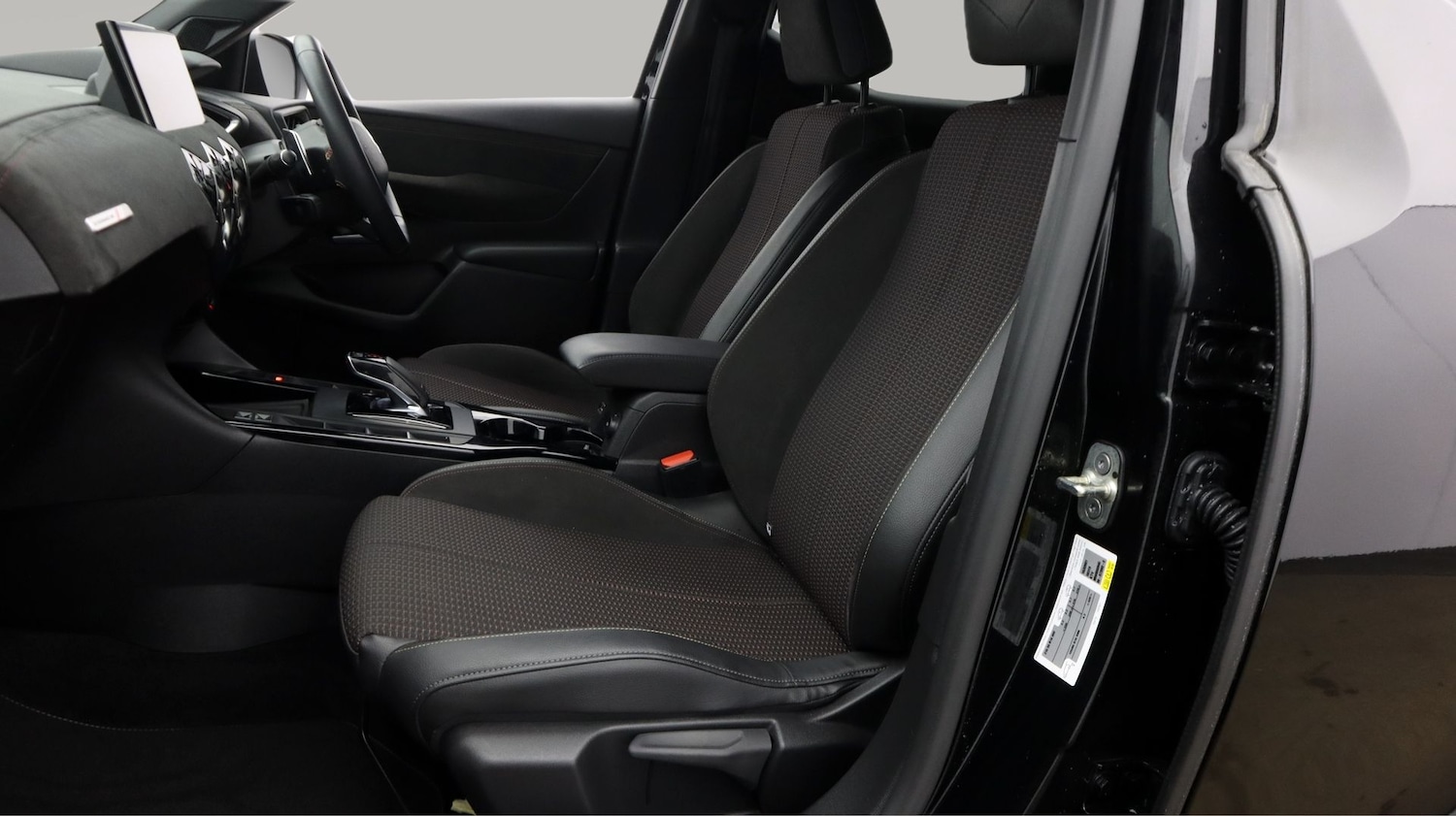 Used DS Automobiles DS 3 Crossback 2021 for sale - 78067083: Photo 14