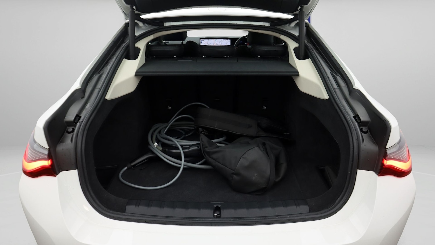 Used BMW i4 2022 for sale - 77298484: Photo 17