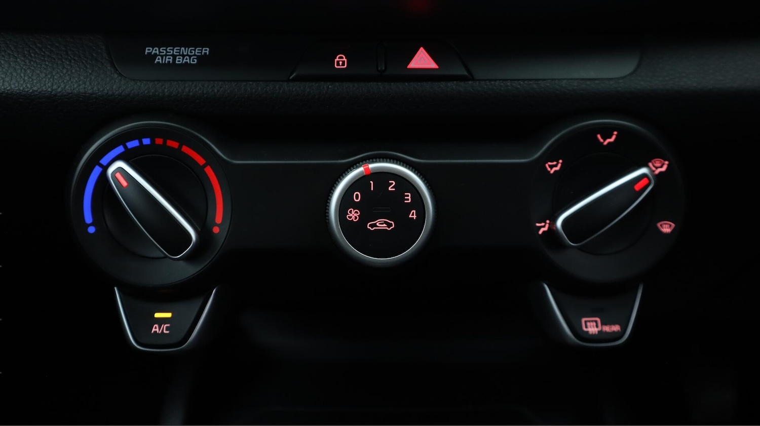 Used Kia Stonic 2018 for sale - 76562169: Photo 13