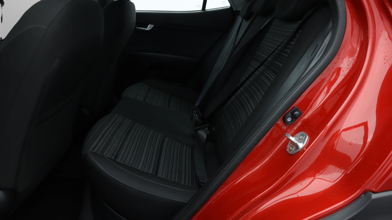 Used Kia Stonic 2018 for sale - 76562169: Photo 17