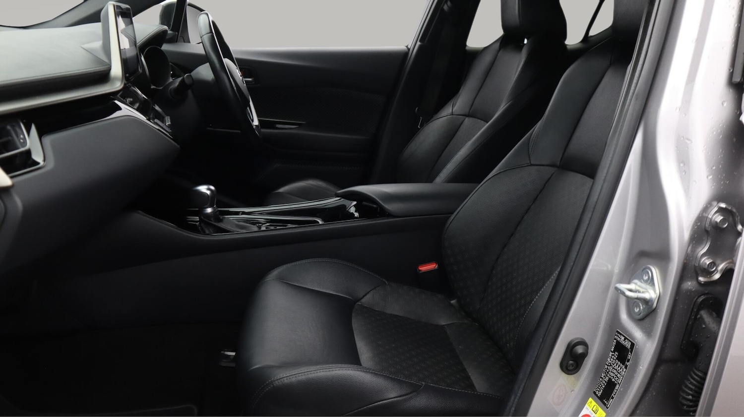 Used Toyota C-HR 2018 for sale - 76522535: Photo 15