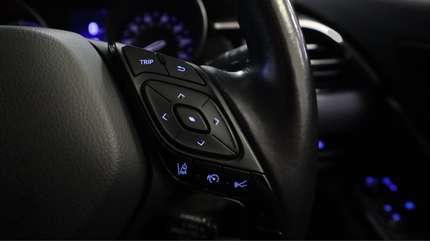 Used Toyota C-HR 2018 for sale - 76522535: Photo 24