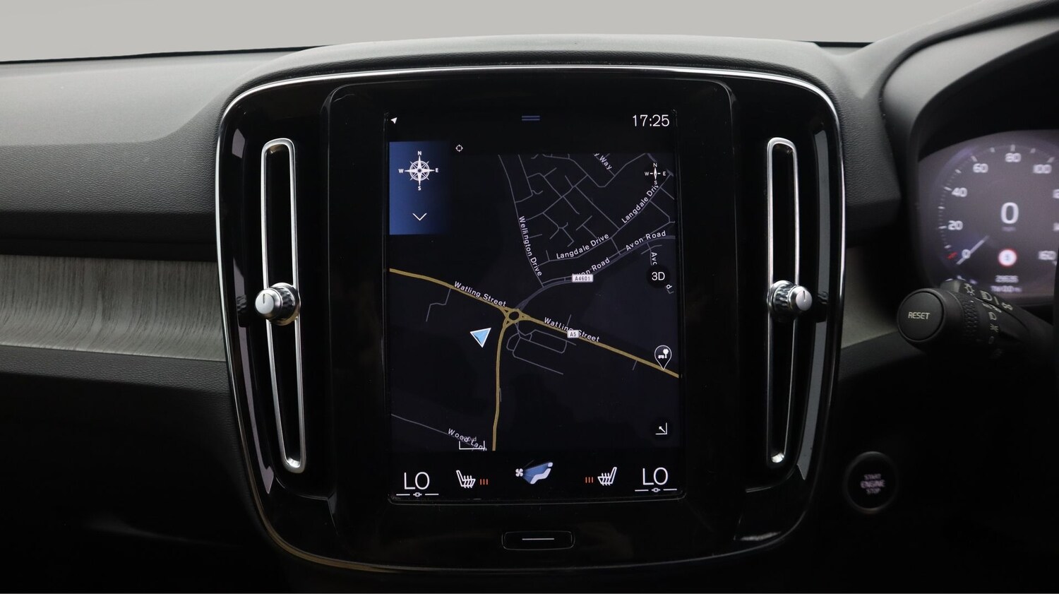 Used Volvo XC40 2021 for sale - 77845242: Photo 11