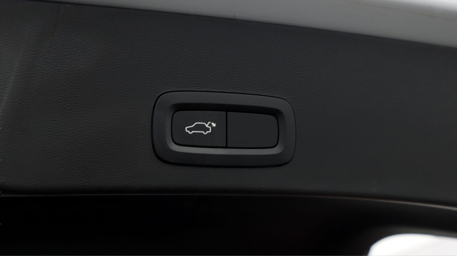 Used Volvo XC40 2021 for sale - 77845242: Photo 20