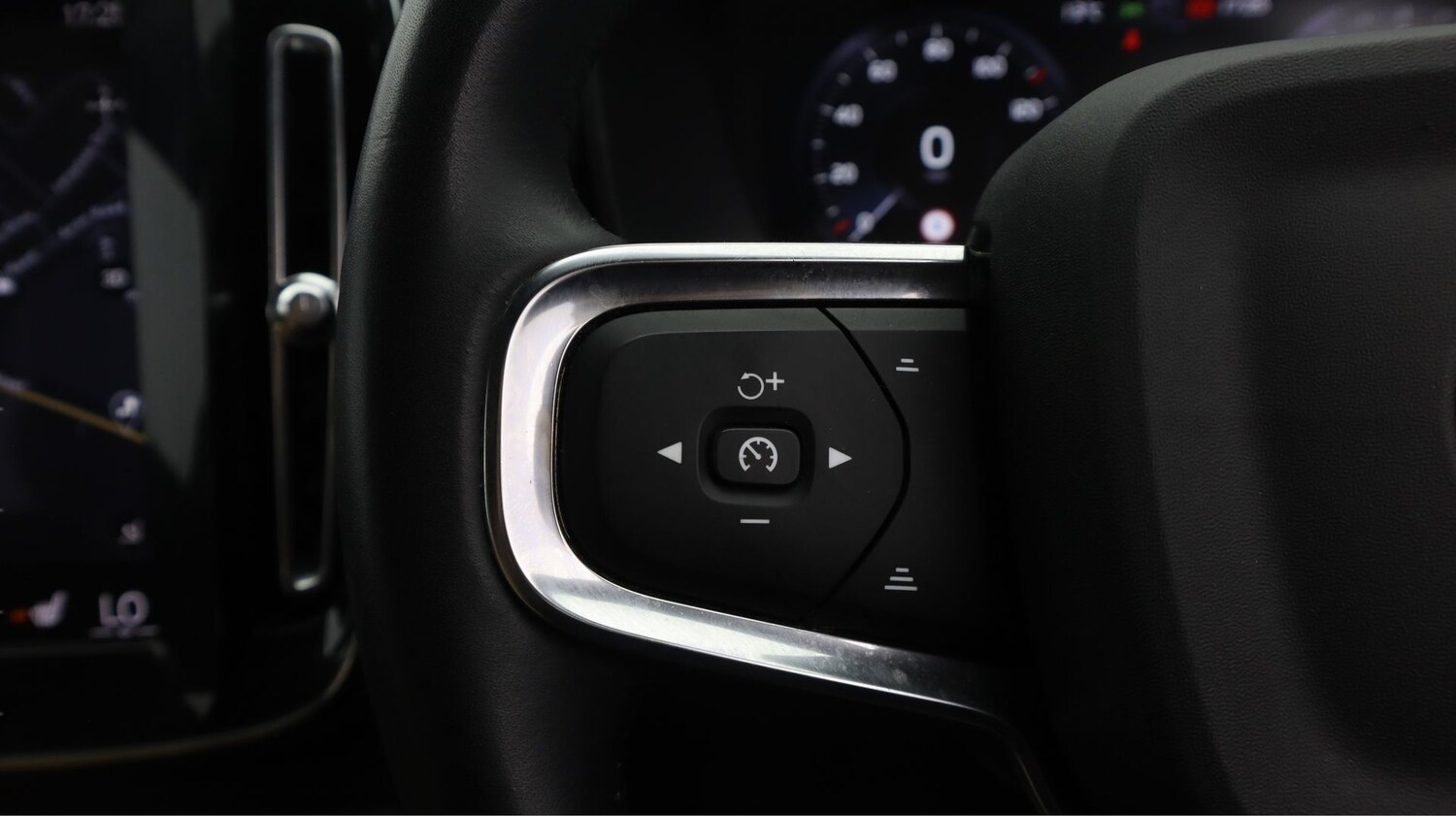 Used Volvo XC40 2021 for sale - 77845242: Photo 21