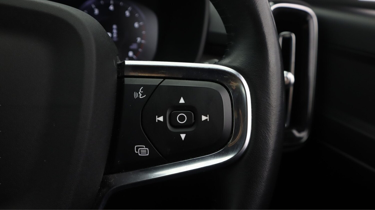 Used Volvo XC40 2021 for sale - 77845242: Photo 23