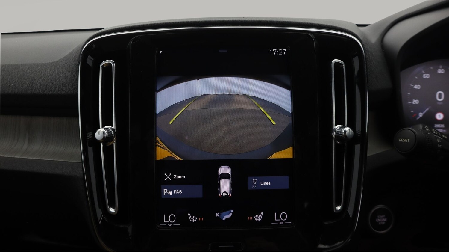 Used Volvo XC40 2021 for sale - 77845242: Photo 25