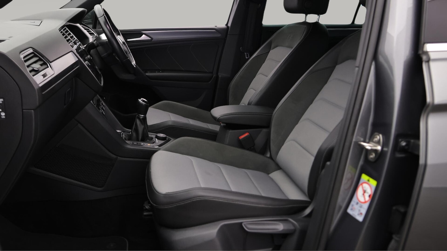 Used Volkswagen Tiguan 2019 for sale - 76484400: Photo 14