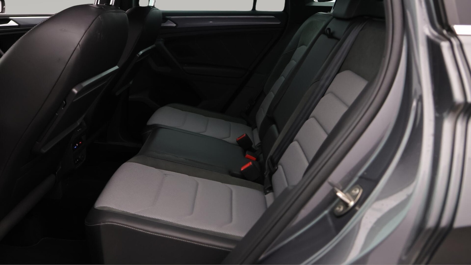 Used Volkswagen Tiguan 2019 for sale - 76484400: Photo 16