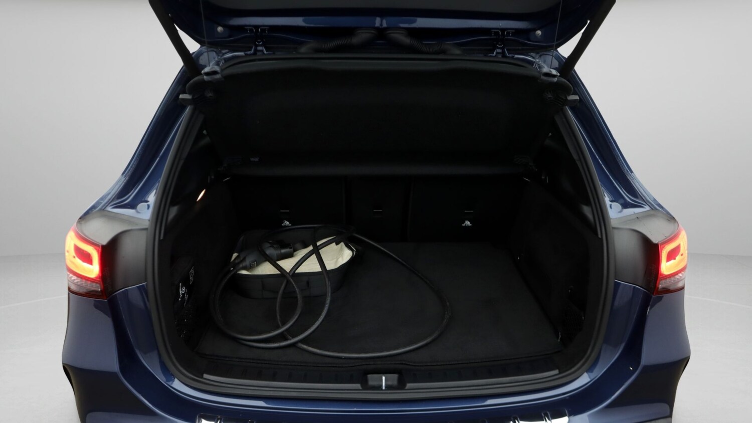 Used Mercedes-Benz EQA 2023 for sale - 78028072: Photo 17