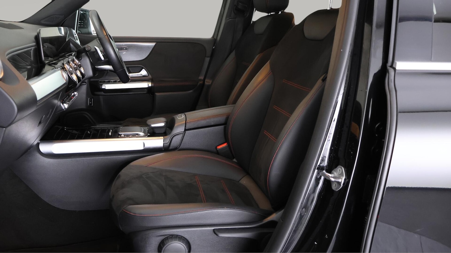 Used Mercedes-Benz GLB 2023 for sale - 76408869: Photo 15