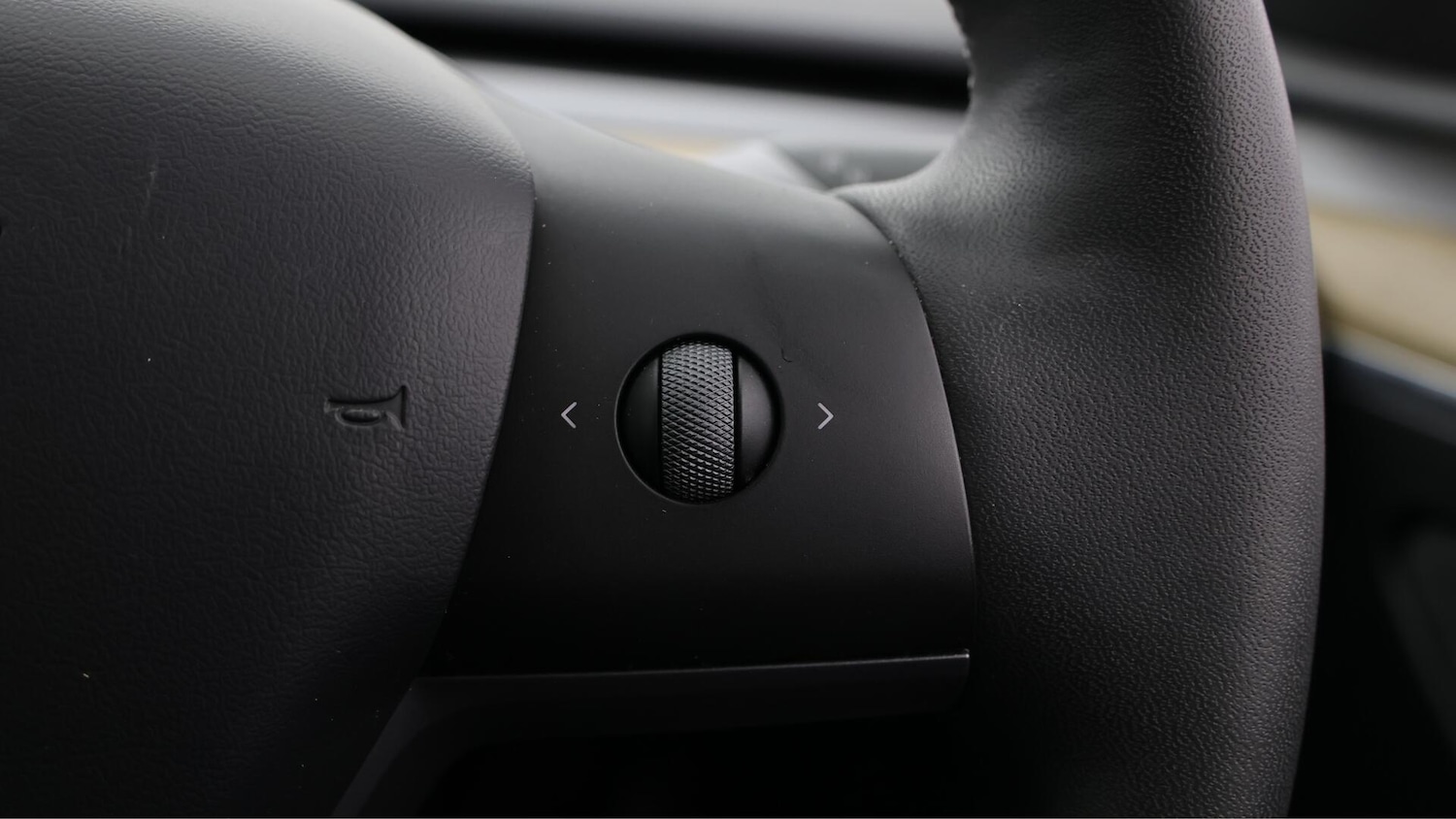 Used Tesla Model Y 2023 for sale - 76085480: Photo 39