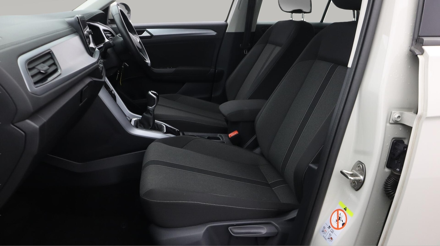 Used Volkswagen T-Roc 2023 for sale - 76743372: Photo 15