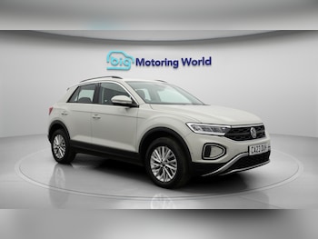 Used Volkswagen T-Roc 2023 for sale - 76743372: Photo