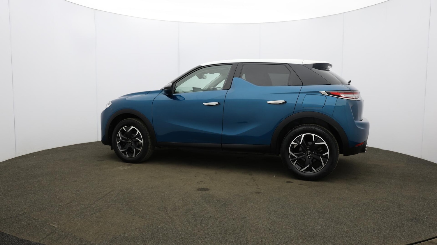 Used DS Automobiles DS 3 Crossback 2019 for sale - 76597497: Photo 69