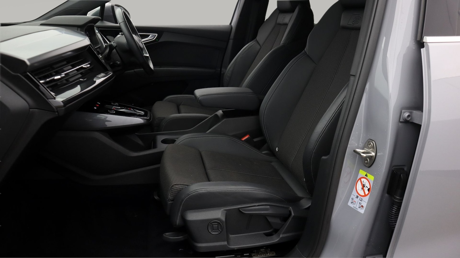 Used Audi Q4 e-tron 2023 for sale - 77854918: Photo 14