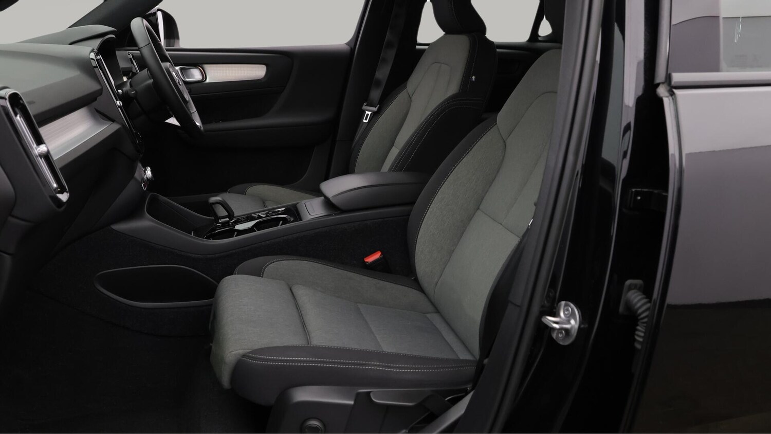 Used Volvo XC40 2022 for sale - 75927341: Photo 15