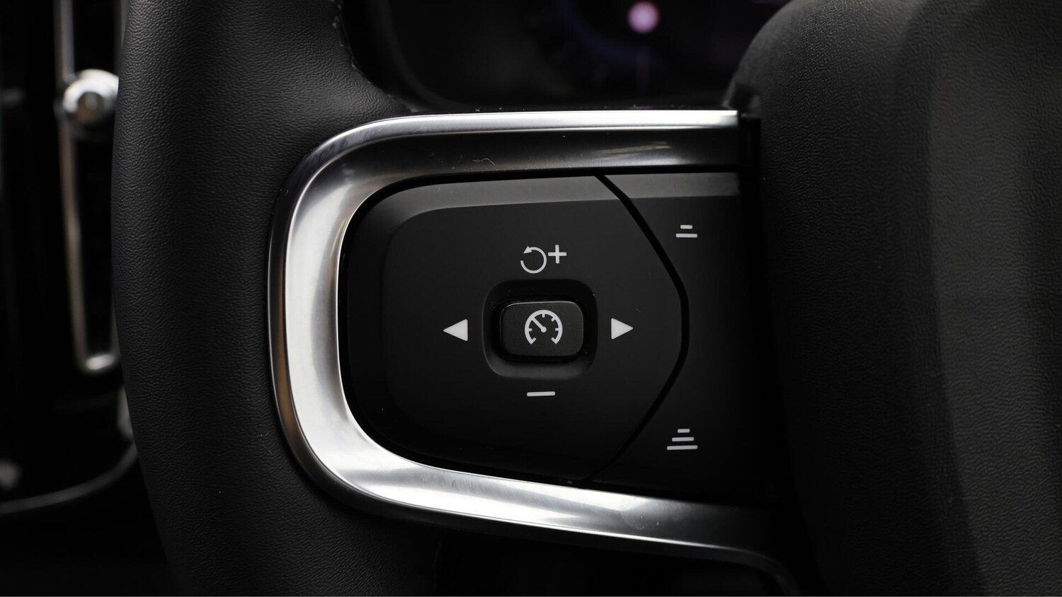 Used Volvo XC40 2022 for sale - 75927341: Photo 24