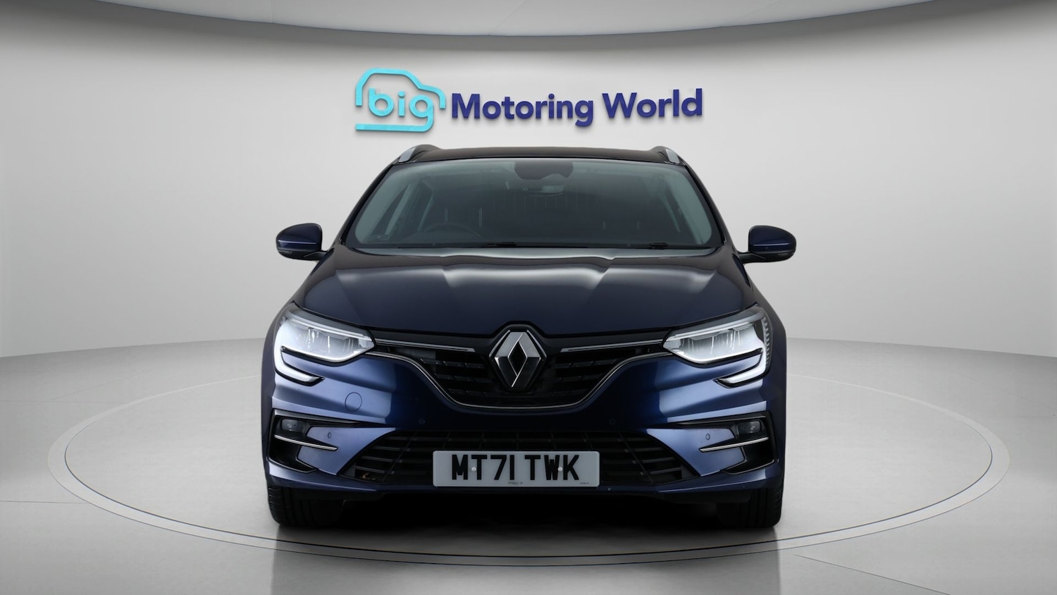 Used Renault Megane 2021 for sale - 77935928: Photo 2