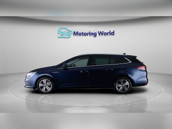 Used Renault Megane 2021 for sale - 77935928: Photo