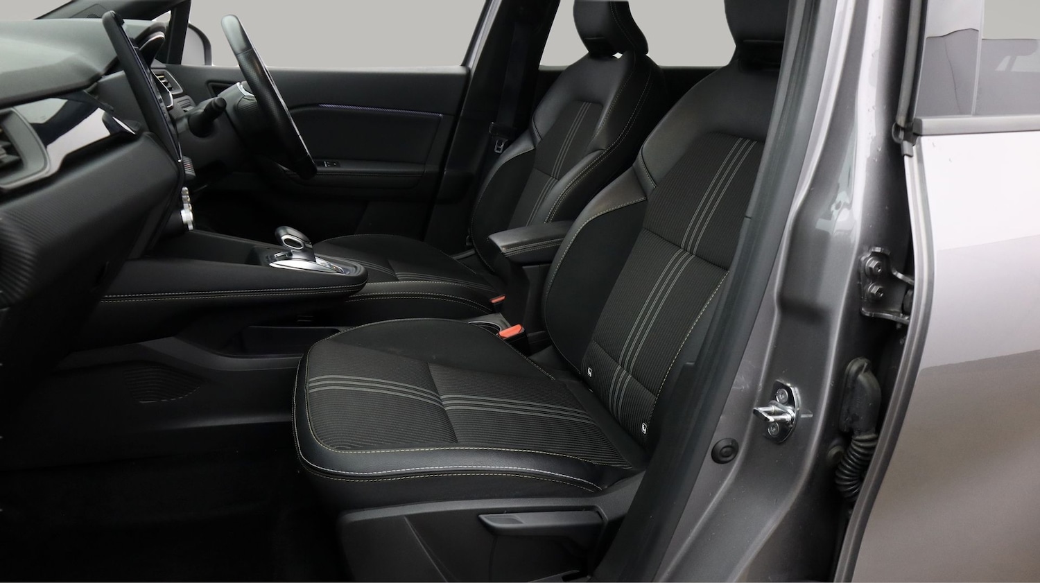 Used Renault Captur 2023 for sale - 77994477: Photo 14