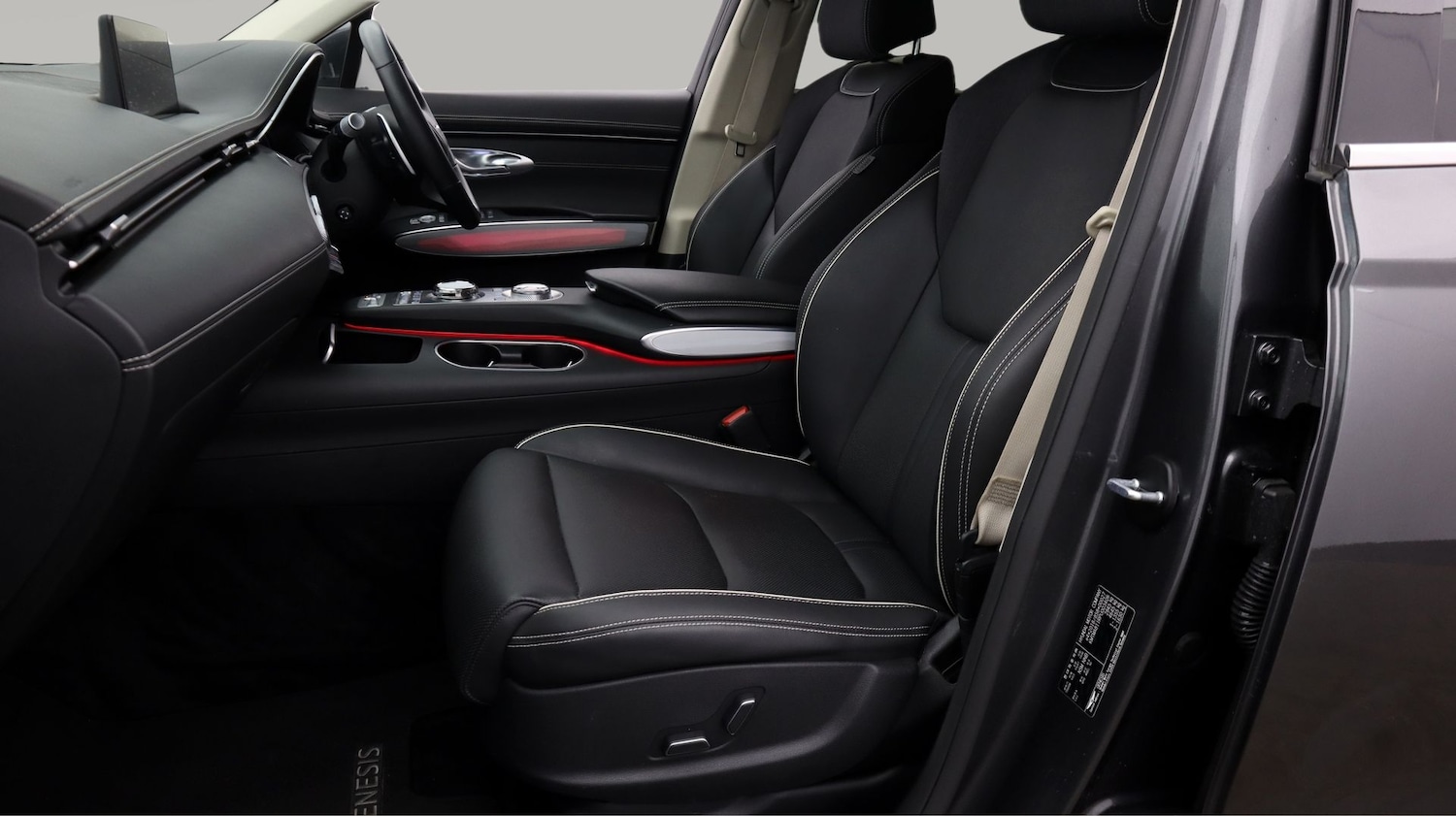 Used Genesis GV70 2023 for sale - 77652436: Photo 14