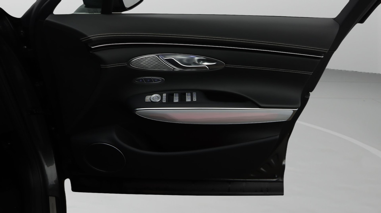 Used Genesis GV70 2023 for sale - 77652436: Photo 15