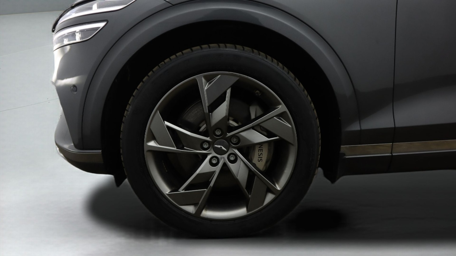 Used Genesis GV70 2023 for sale - 77652436: Photo 18