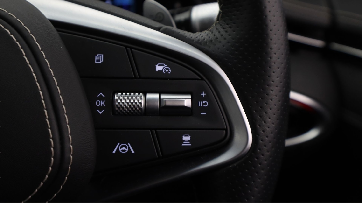 Used Genesis GV70 2023 for sale - 77652436: Photo 27